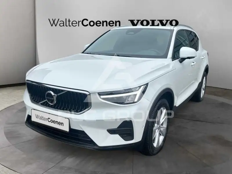 2025 Volvo XC40