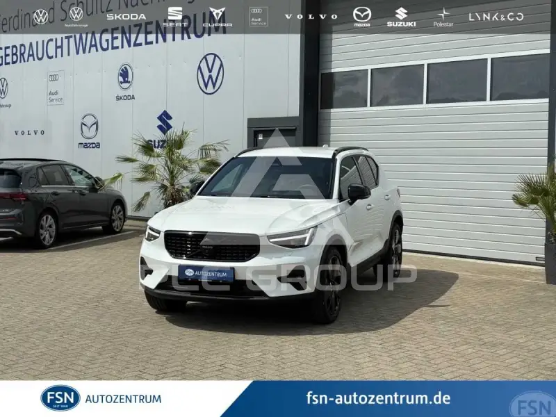 2025 Volvo XC40