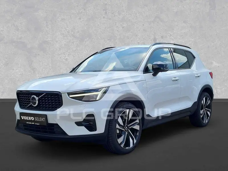 2025 Volvo XC40