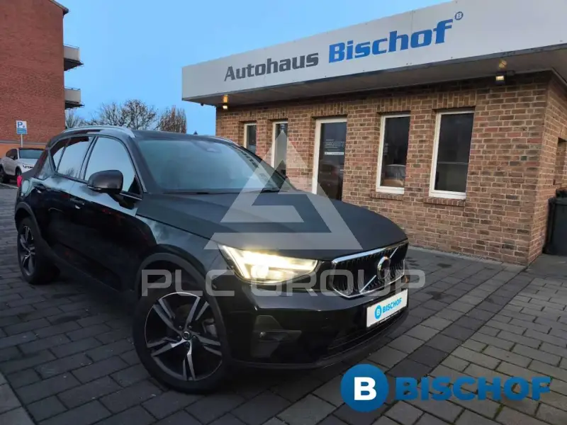 2025 Volvo XC40