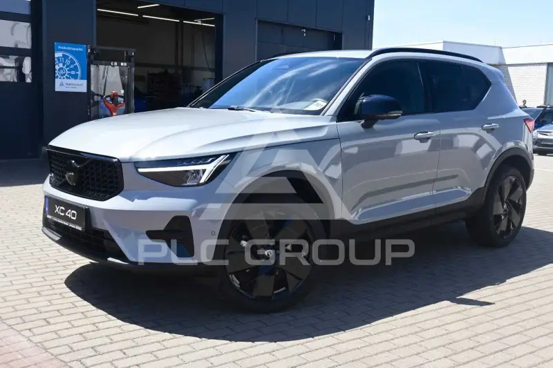 2025 Volvo XC40