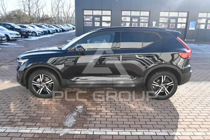 2025 Volvo XC40
