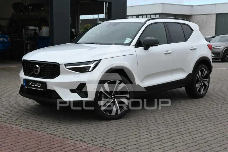 2025 Volvo XC40