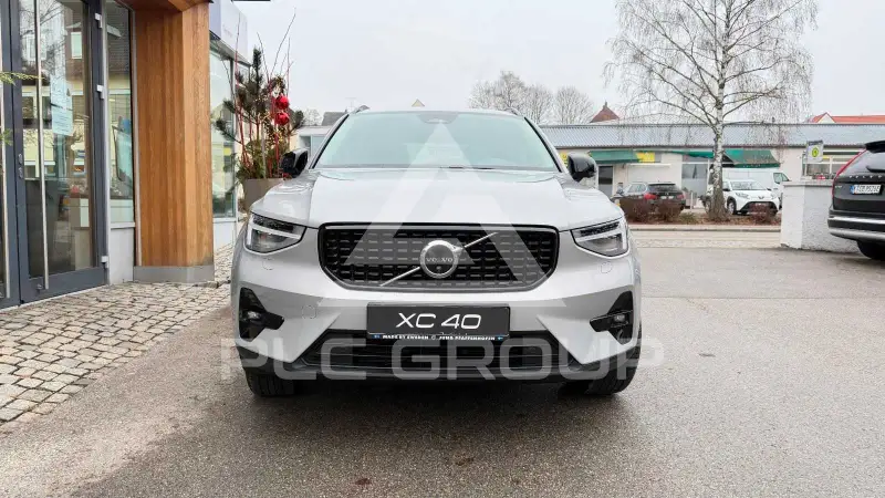 2025 Volvo XC40