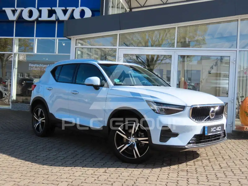 2025 Volvo XC40