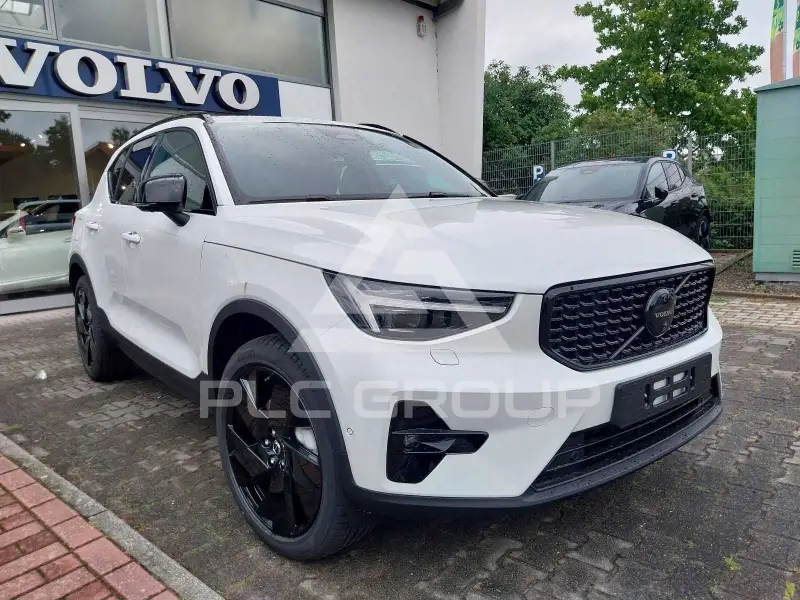 2025 Volvo XC40