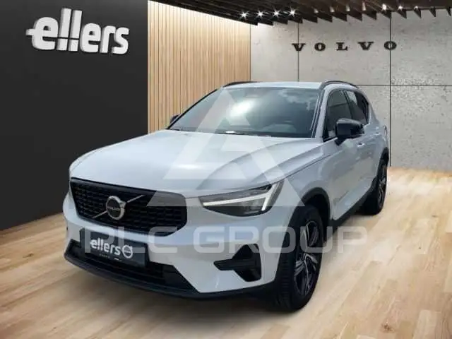 2025 Volvo XC40