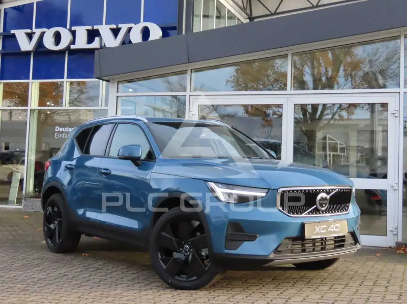 2025 Volvo XC40