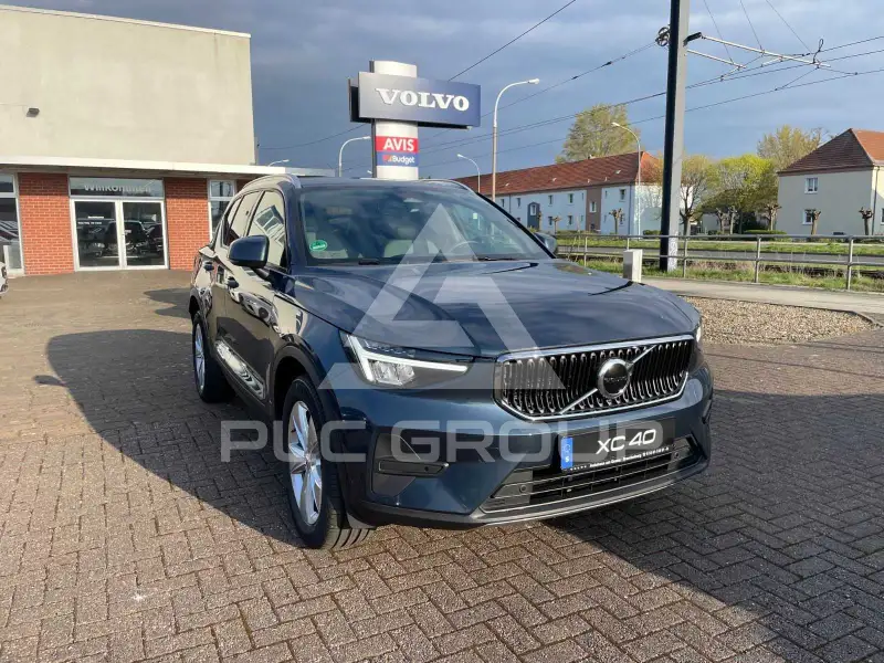 2025 Volvo XC40