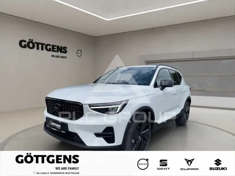 2025 Volvo XC40