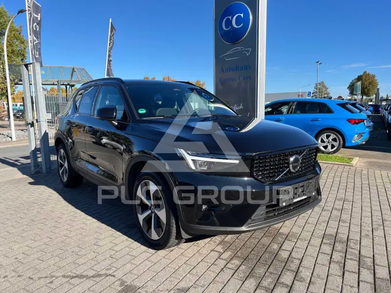 2025 Volvo XC40