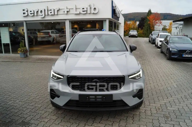 2025 Volvo XC40