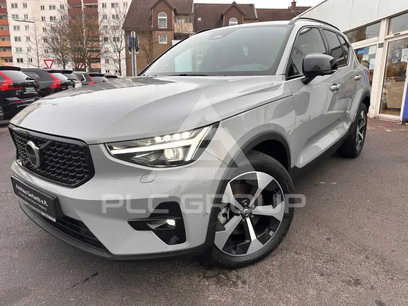 2025 Volvo XC40