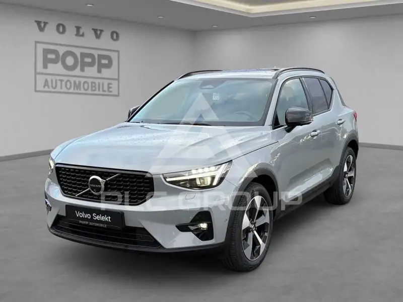 2025 Volvo XC40