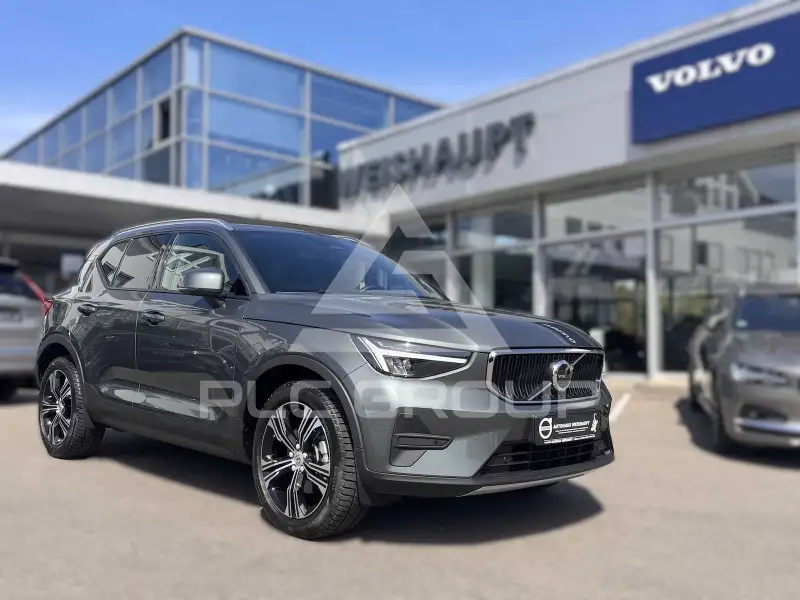 2025 Volvo XC40