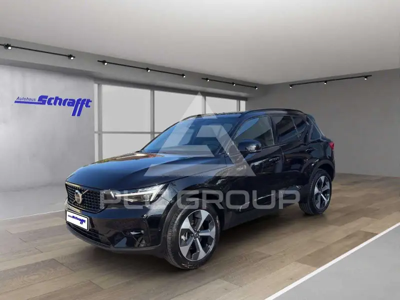 2025 Volvo XC40