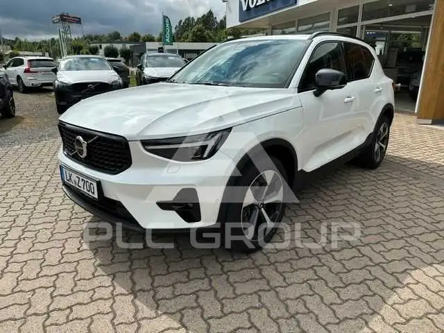 2025 Volvo XC40