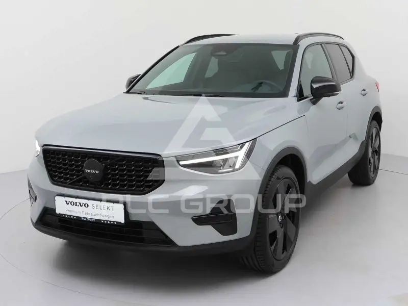 2025 Volvo XC40