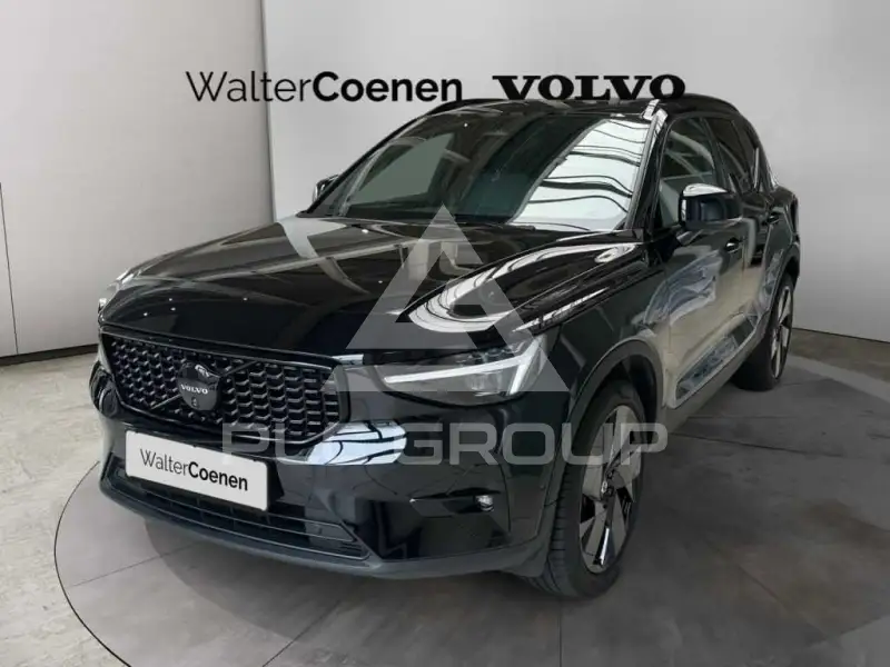 2025 Volvo XC40