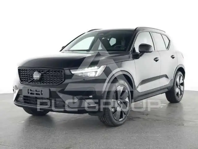 2025 Volvo XC40