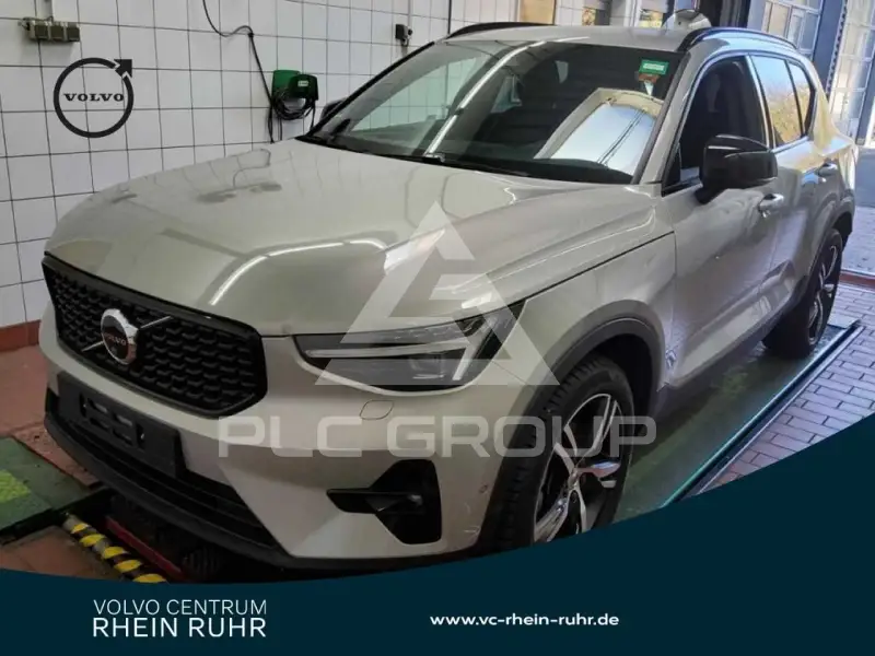 2025 Volvo XC40