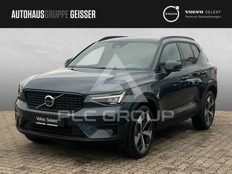 2025 Volvo XC40