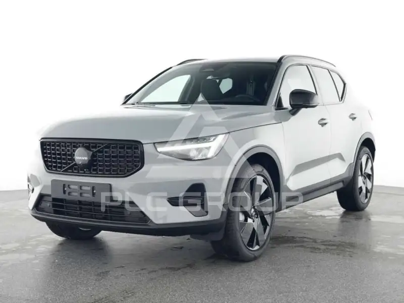 2025 Volvo XC40