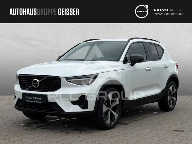 2025 Volvo XC40