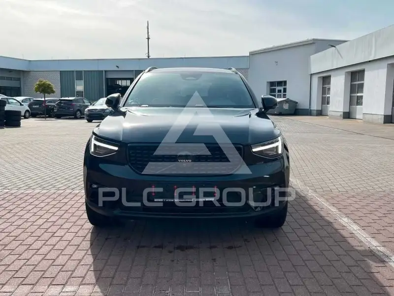 2025 Volvo XC40