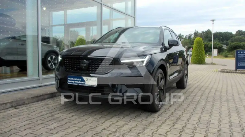 2025 Volvo XC40