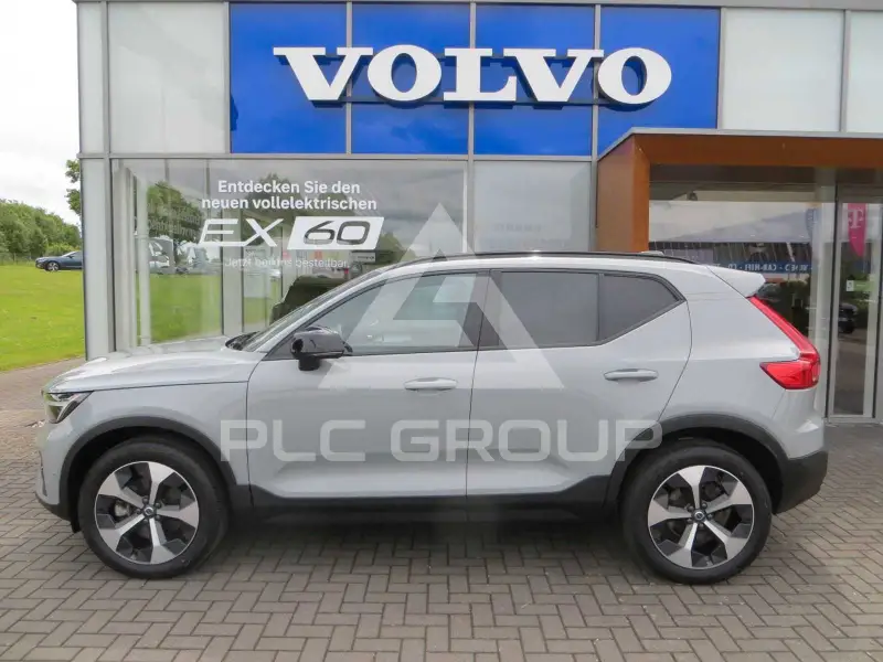 2025 Volvo XC40