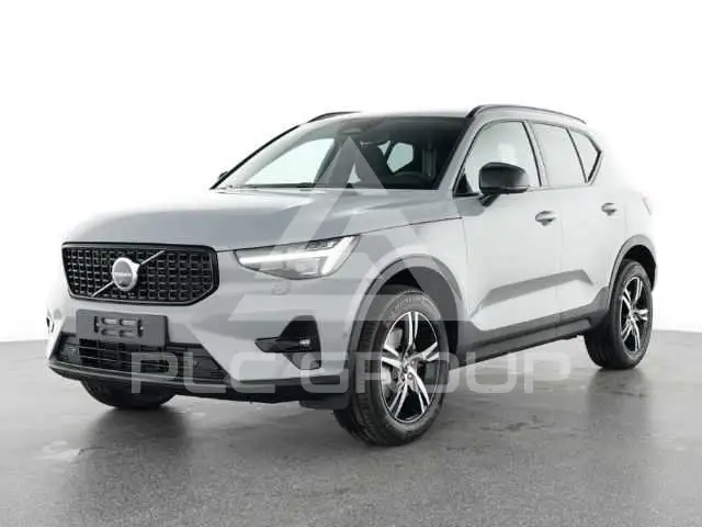 2025 Volvo XC40