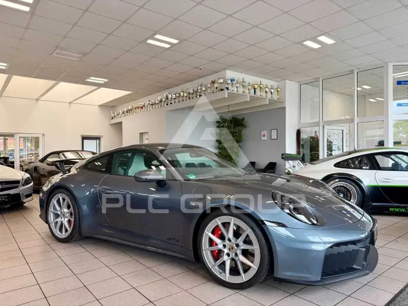 2025 Porsche 911