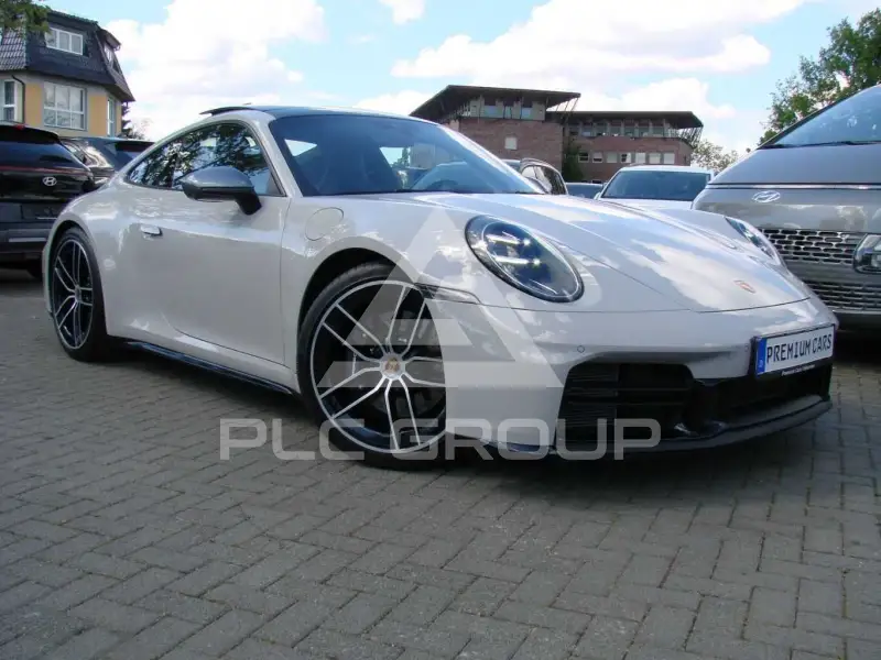 2025 Porsche 911