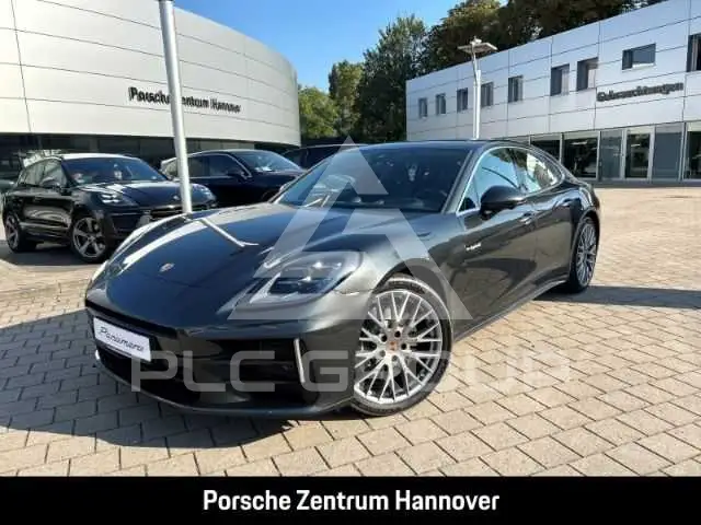 2025 Porsche Panamera