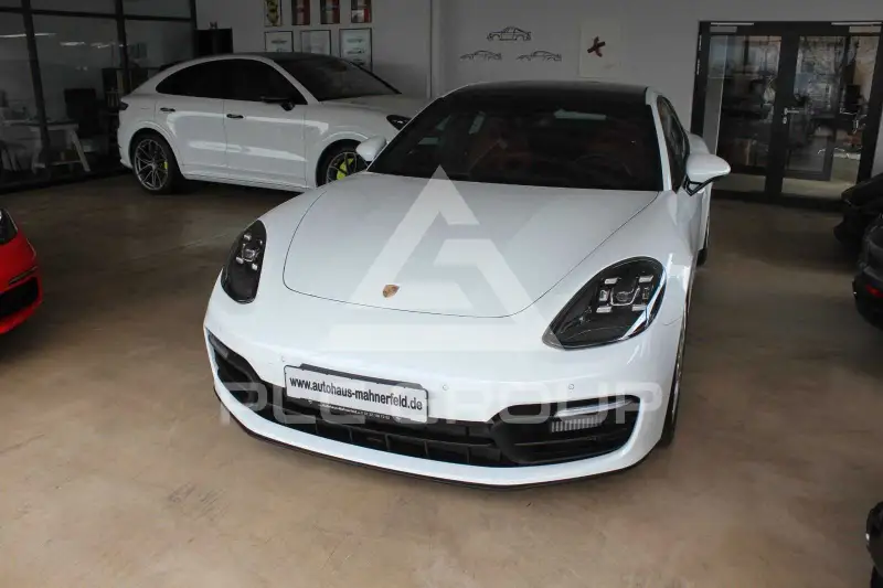 2026 Porsche Panamera