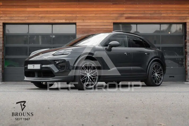 2025 Porsche MACAN
