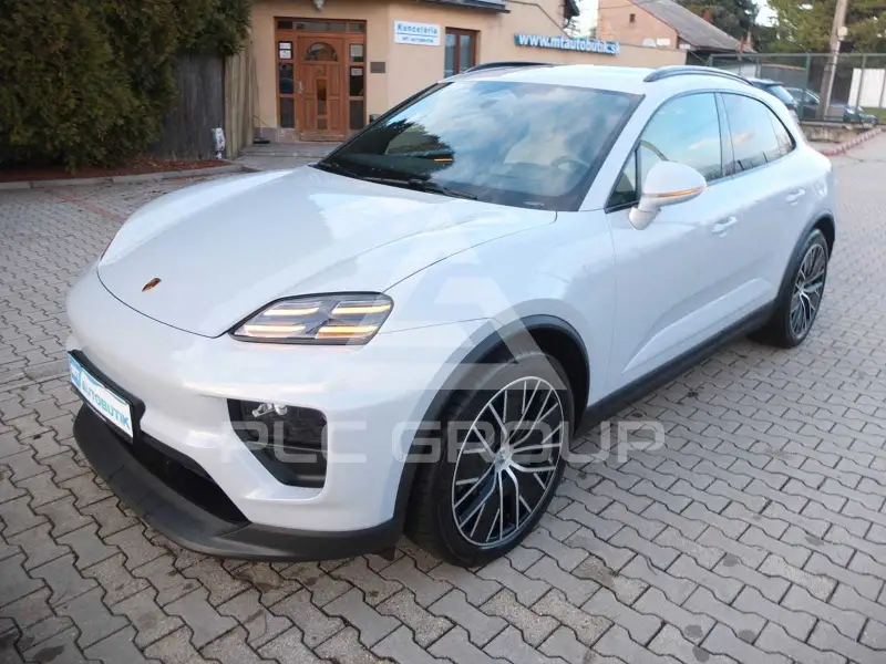 2025 Porsche MACAN