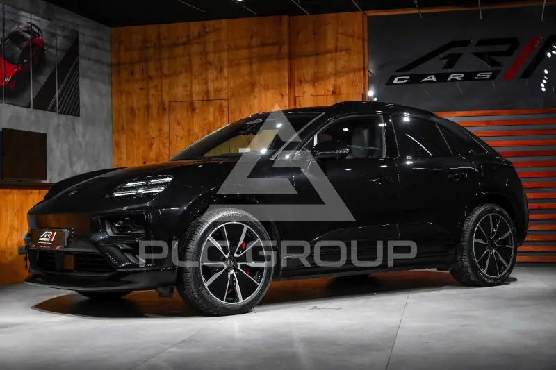 2025 Porsche MACAN