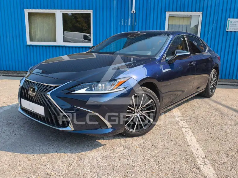 2025 Lexus ES300