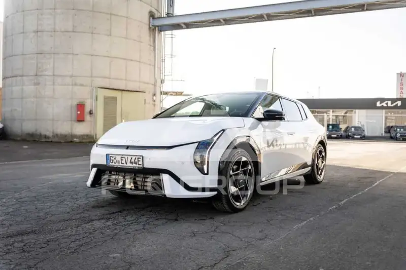 2025 KIA EV