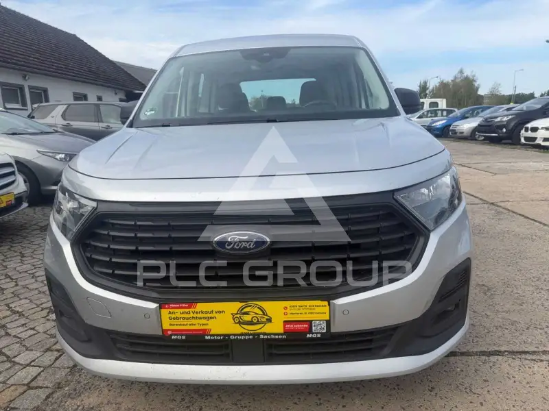2025 Ford Tourneo