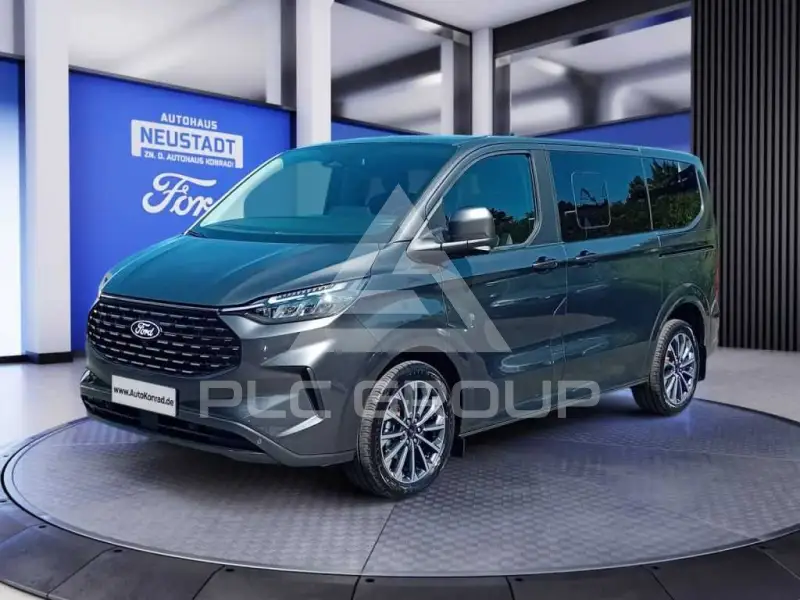 2025 Ford Tourneo