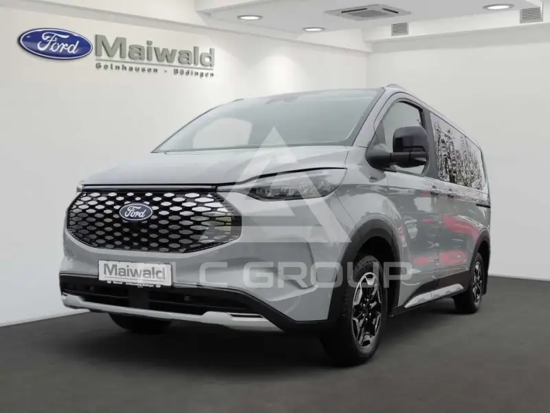 2025 Ford Tourneo