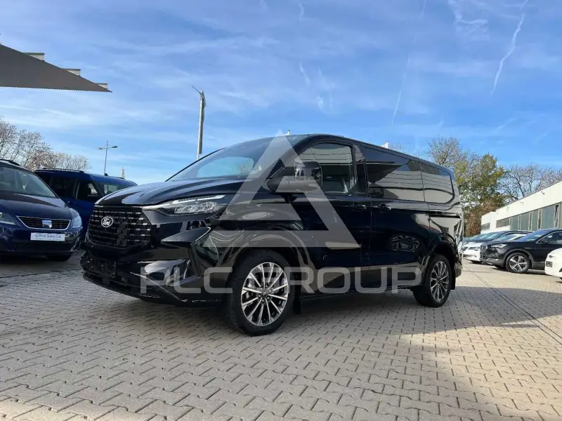 2025 Ford Tourneo
