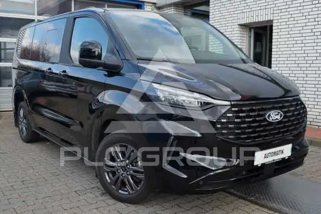 2025 Ford Tourneo