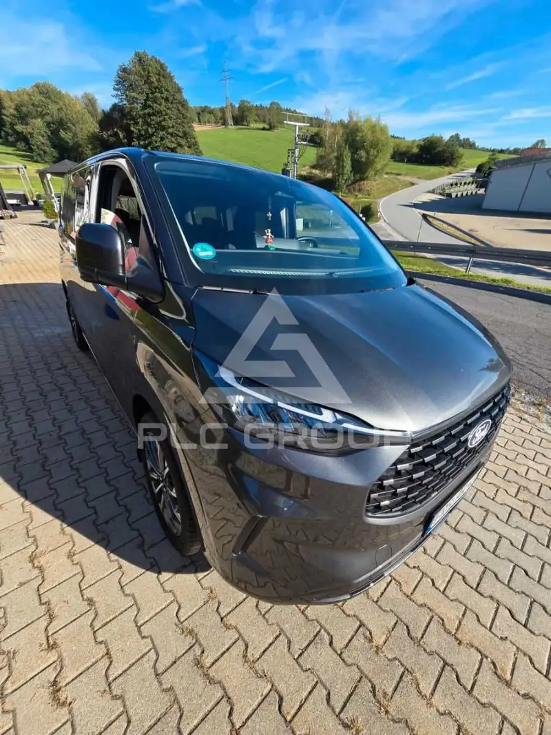 2025 Ford Tourneo