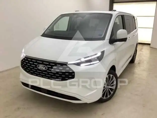 2025 Ford Tourneo