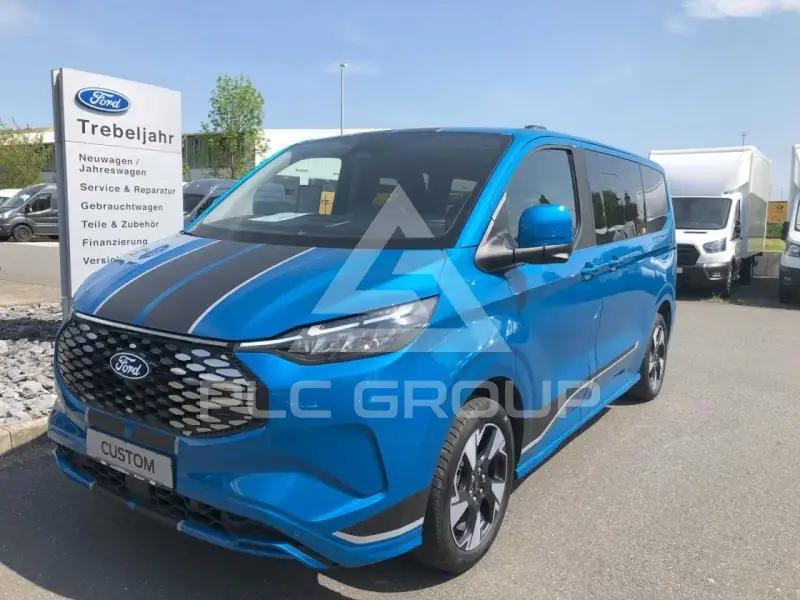 2025 Ford Tourneo