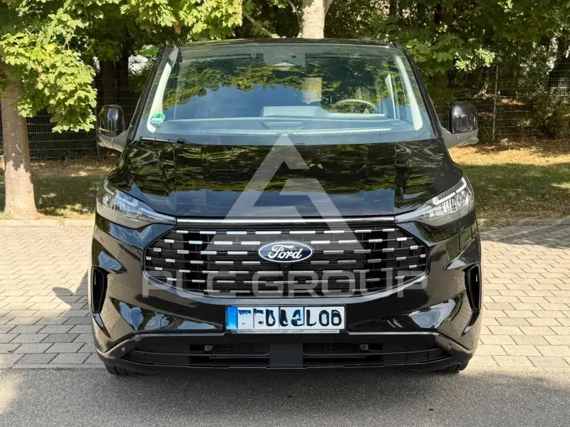 2025 Ford Tourneo